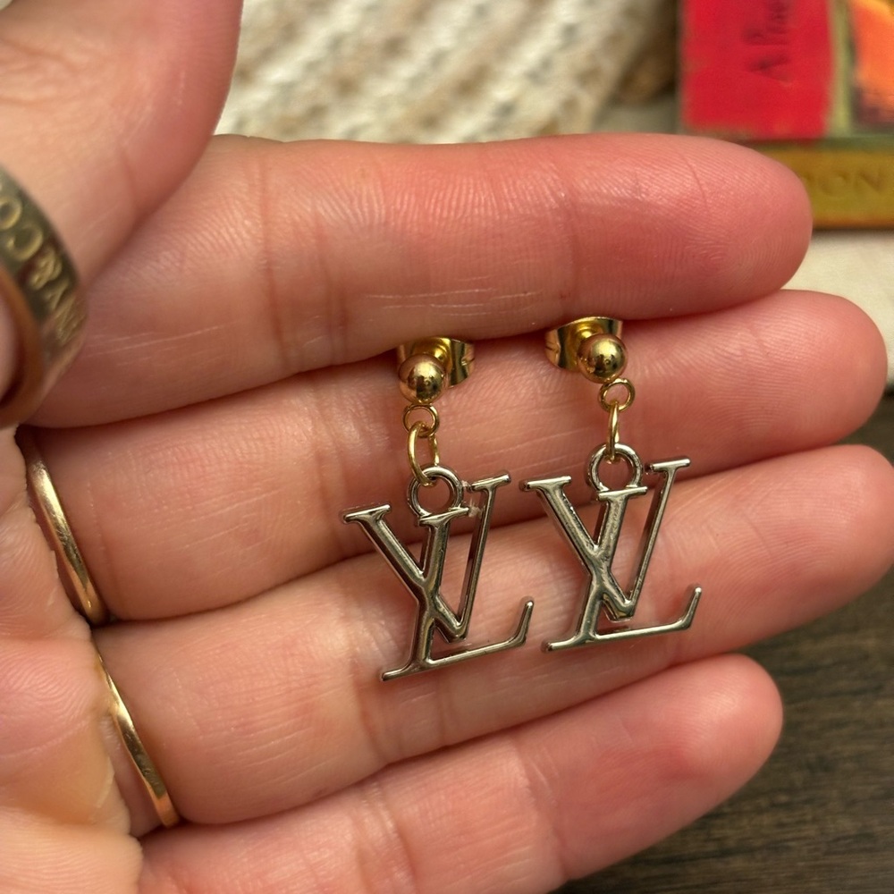 Gold lv heart earrings